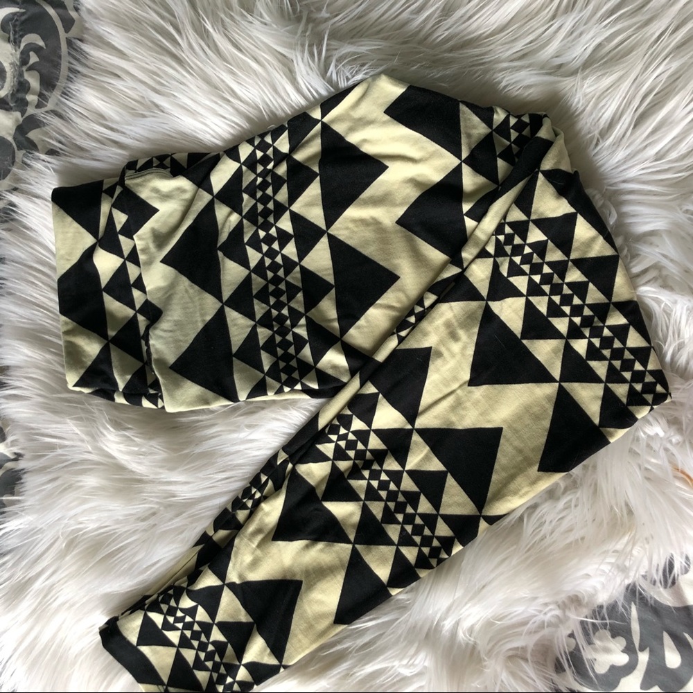 EUC HTF Aztec LulaRoe Leggings OS
